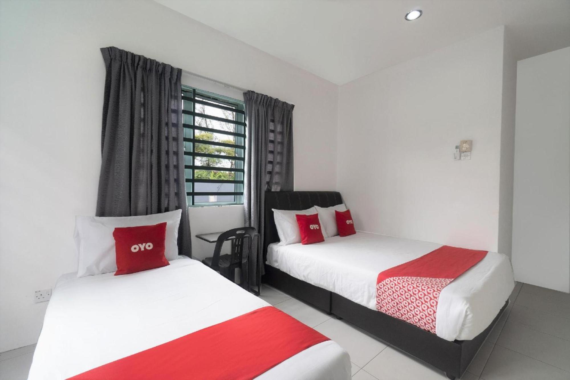 Oyo 91089 Motel Fasa 2B Сери-Манджунг Экстерьер фото