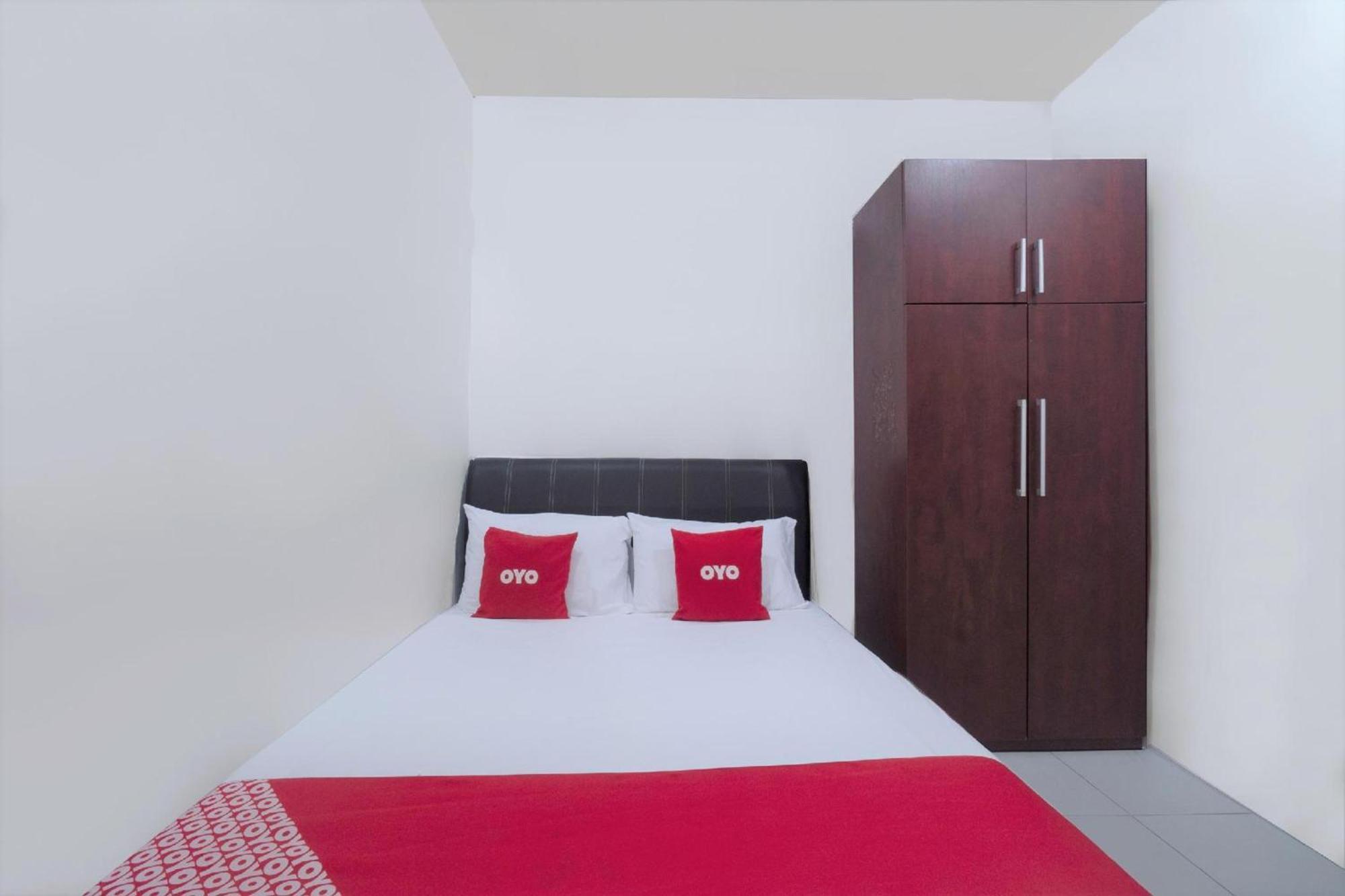 Oyo 91089 Motel Fasa 2B Сери-Манджунг Экстерьер фото