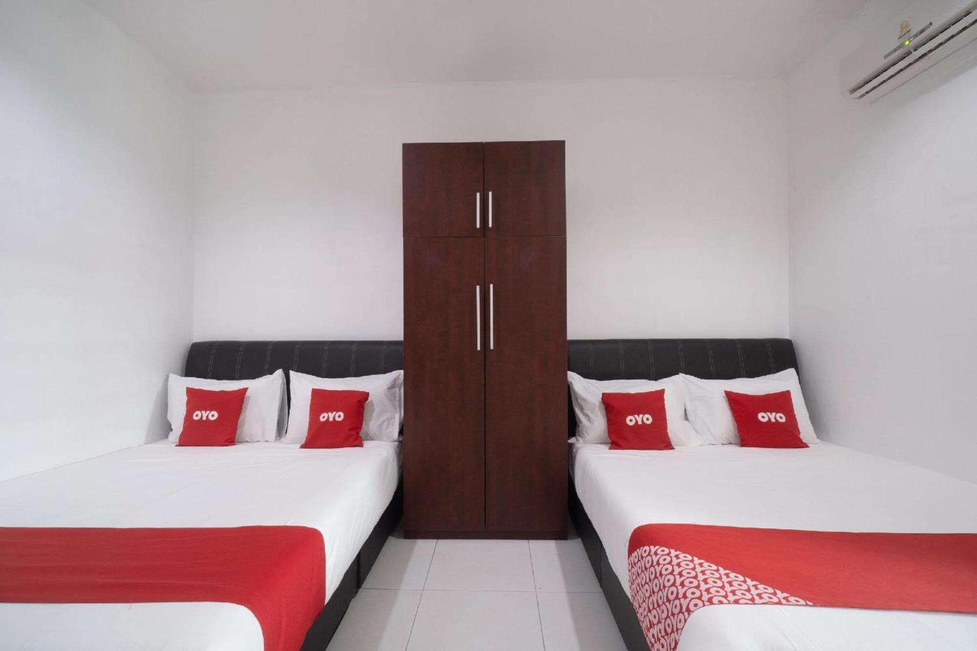 Oyo 91089 Motel Fasa 2B Сери-Манджунг Экстерьер фото